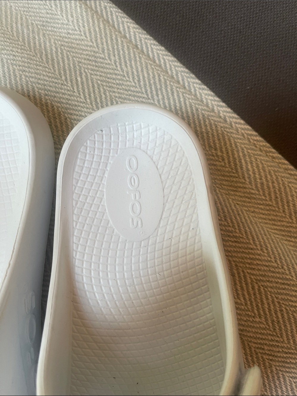 Oofos Ooah slides NWOT size 9 EU 40 - Picture 6 of 7